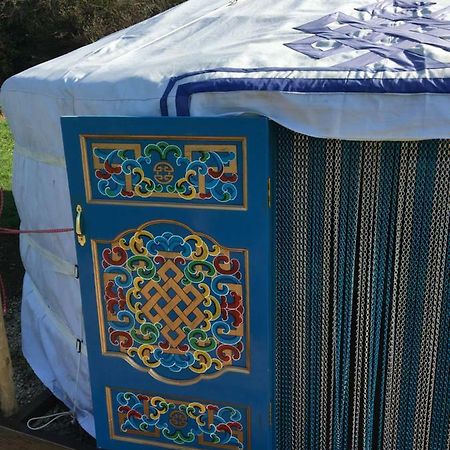 ホテル French Fields Luxury Glamping Original Mongolian Yurt Le-Vieux-Cerier エクステリア 写真